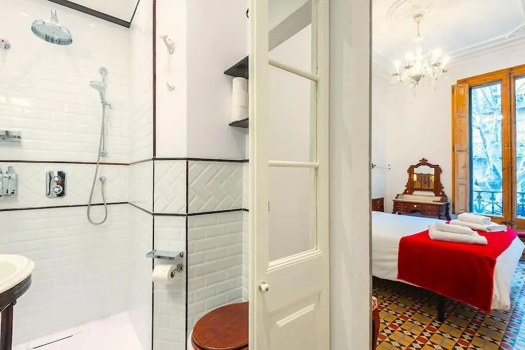 Large Patio 4 Bedrooms 4 Bathrooms Of Which 3 En-Suite Barcellona 0*,  Spagna