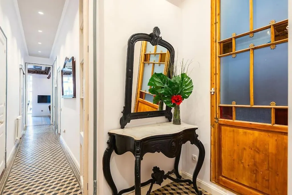Appartamento Large Patio 4 Bedrooms 4 Bathrooms Of Which 3 En-Suite Barcellona Spagna