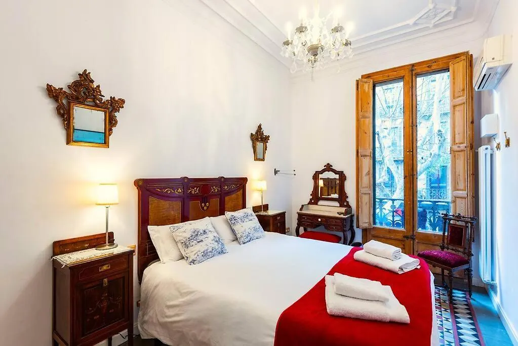 Large Patio 4 Bedrooms 4 Bathrooms Of Which 3 En-Suite Barcellona